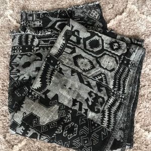 Aritzia Black and Grey Scarf